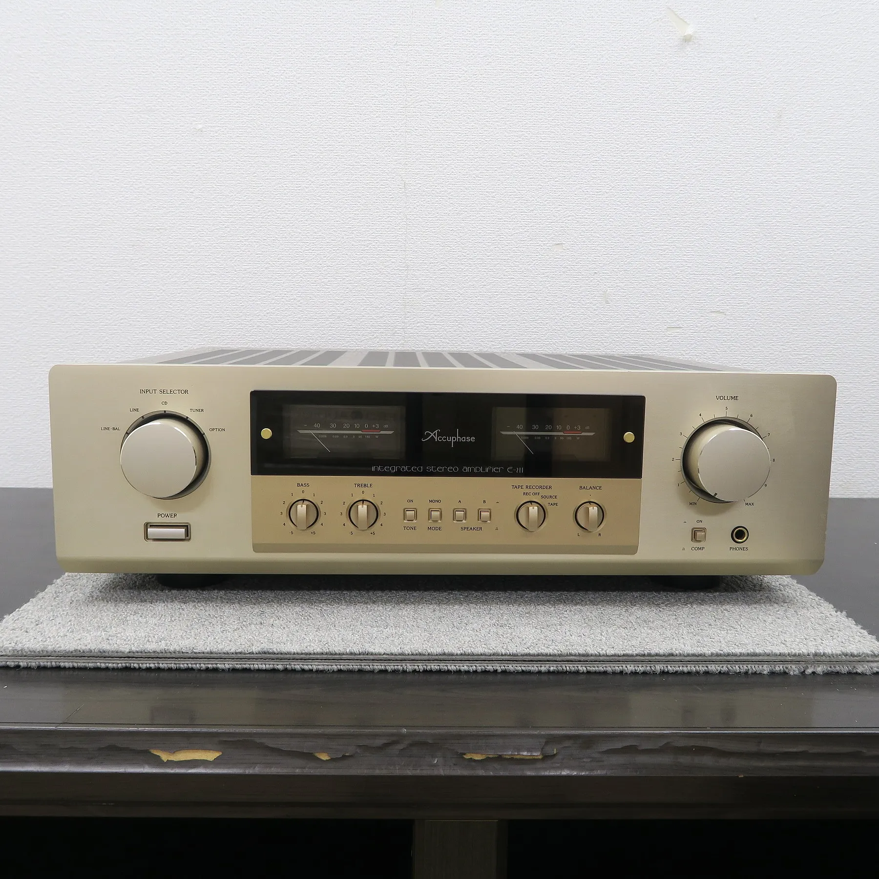 Accuphase E-211 プリメインアンプ AD-9付 アキュフェーズ