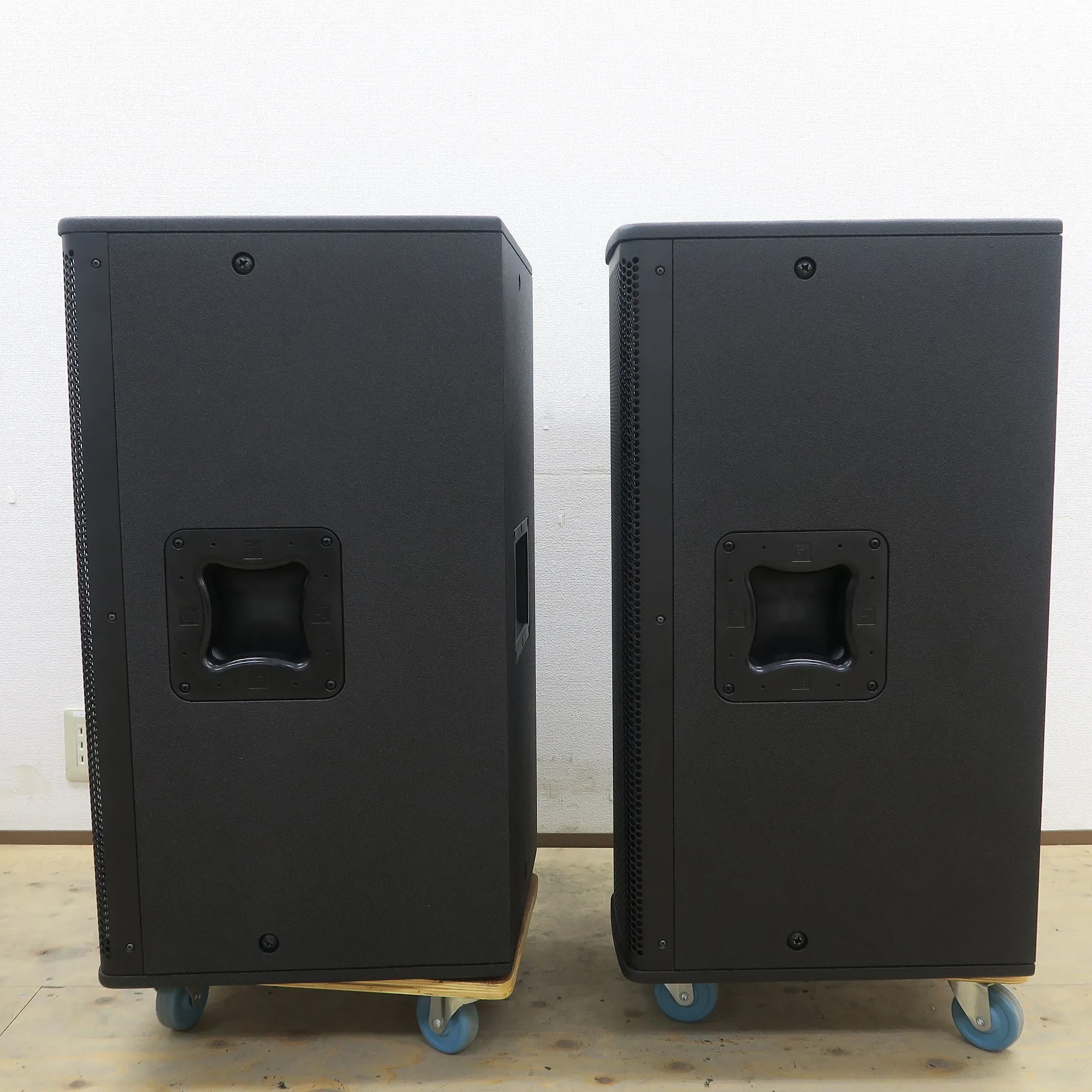 エレクトロボイスTX1152 美品 Electro-Voice TX1152 PAスピーカー エレクトロボイス @57471｜中古