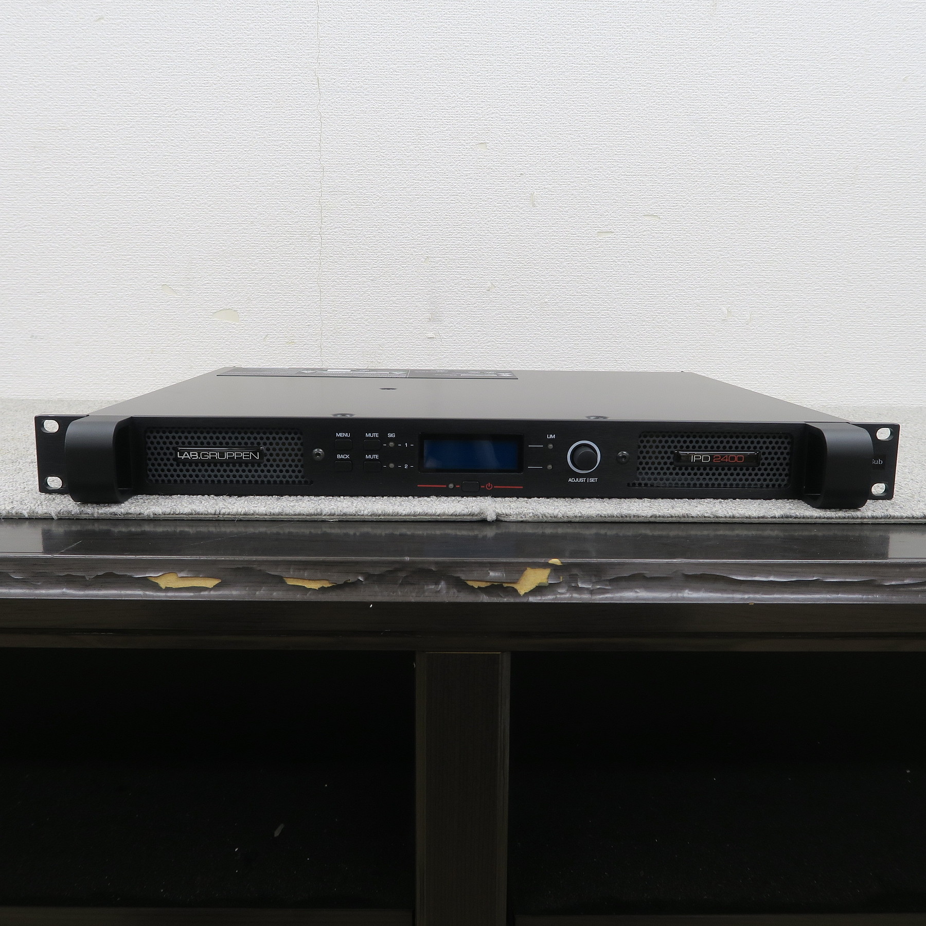 Aランク】LAB.GRUPPEN IPD2400 パワーアンプ ラブグルッペン Aランク】LAB.GRUPPEN IPD2400 パワーアンプ ラブグルッペン