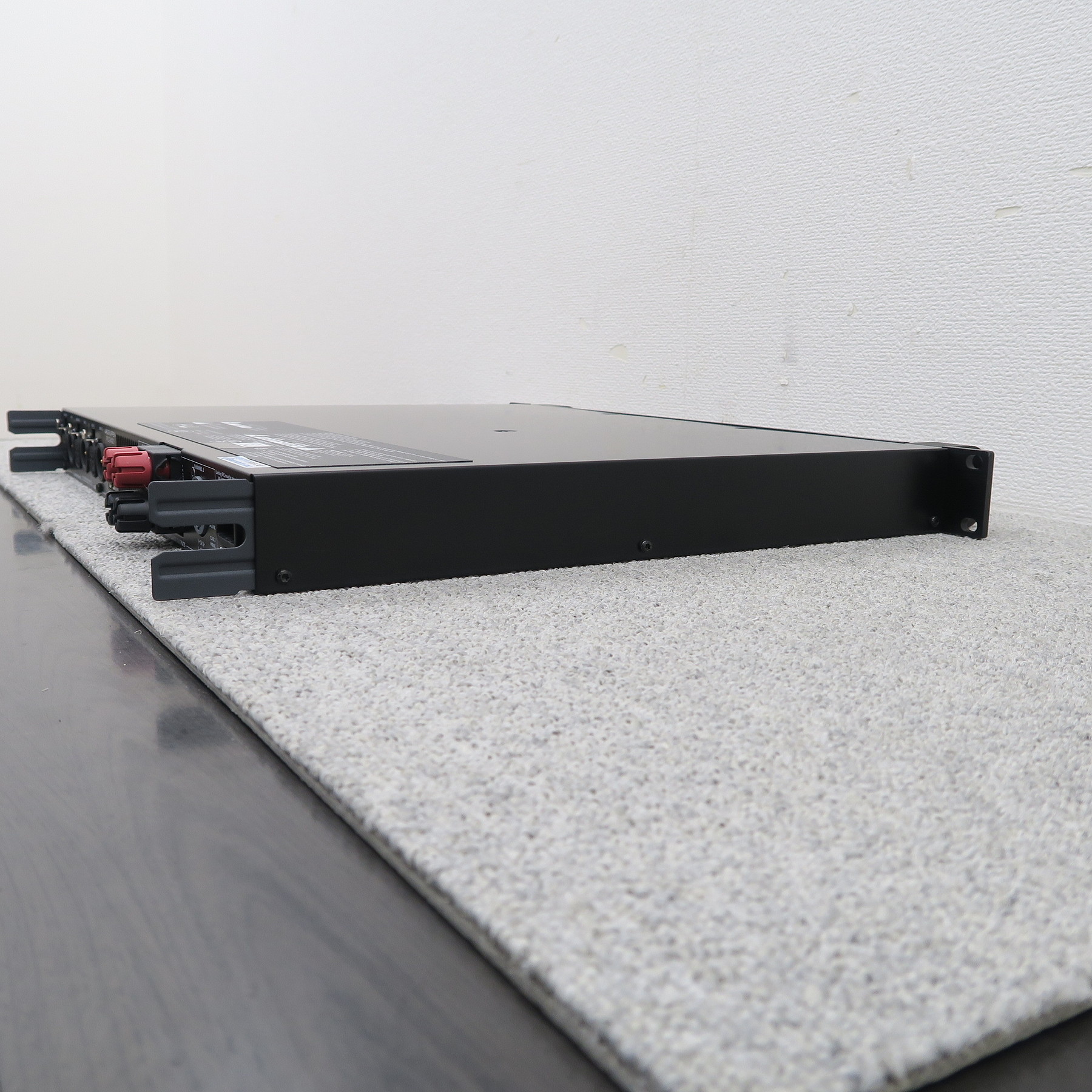 Bランク】LAB.GRUPPEN IPD2400 パワーアンプ ラブグルッペン