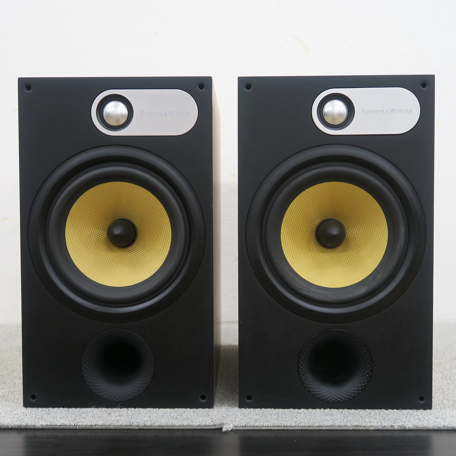 B&W 685 スピーカー Bowers&Wilkins