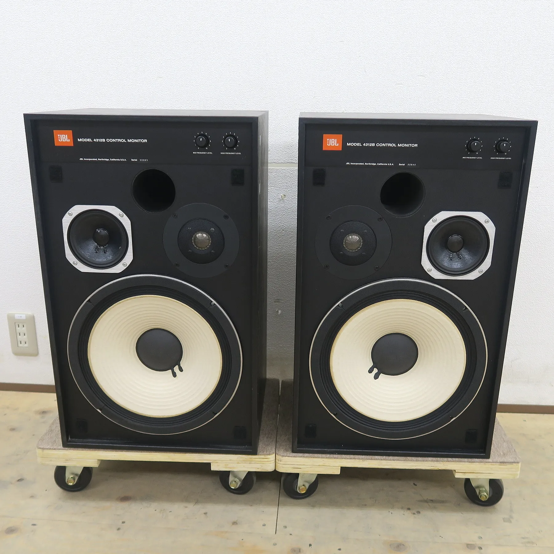 JBL 4312B スピーカー