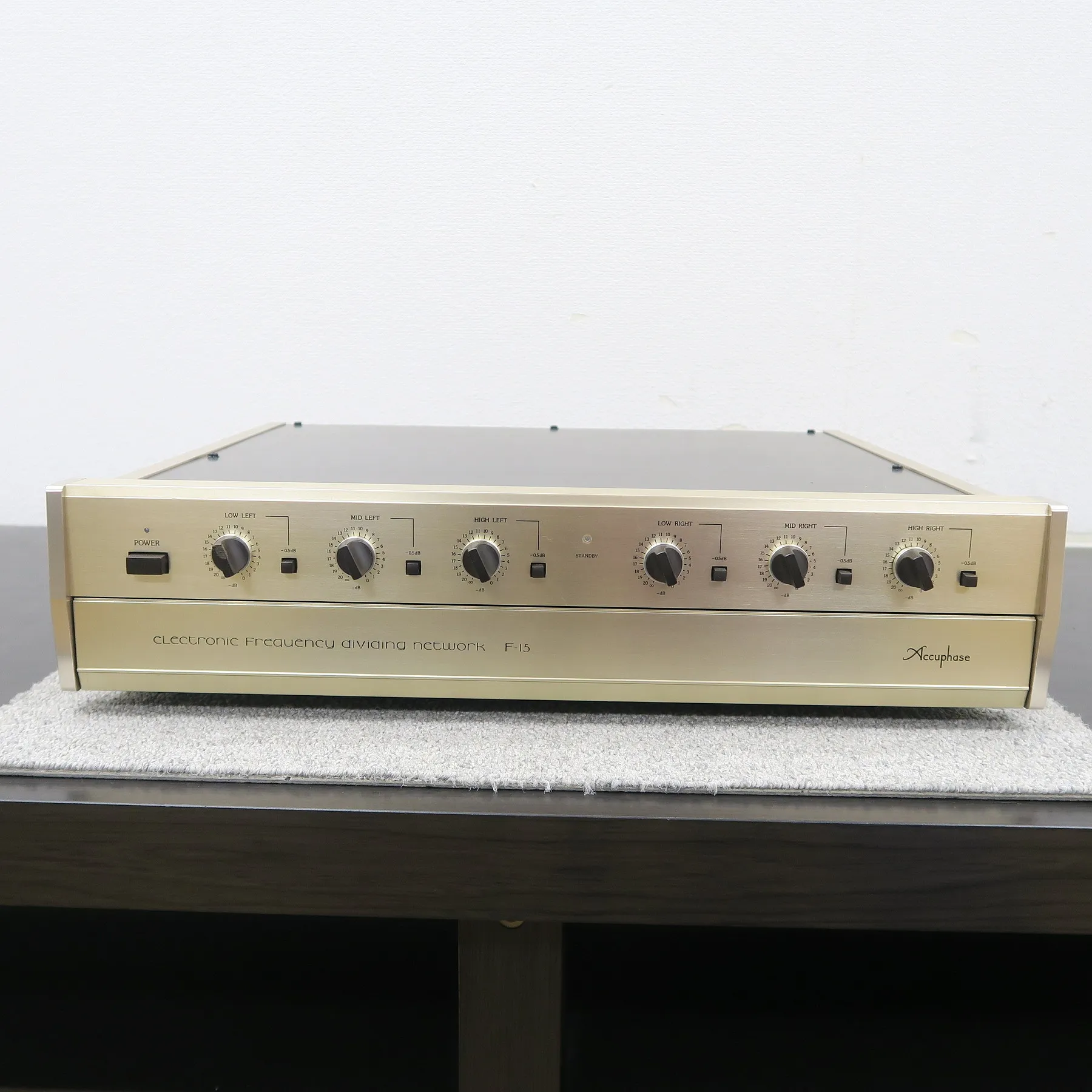 Accuphase F-15 チャンネルデバイダー アキュフェーズ