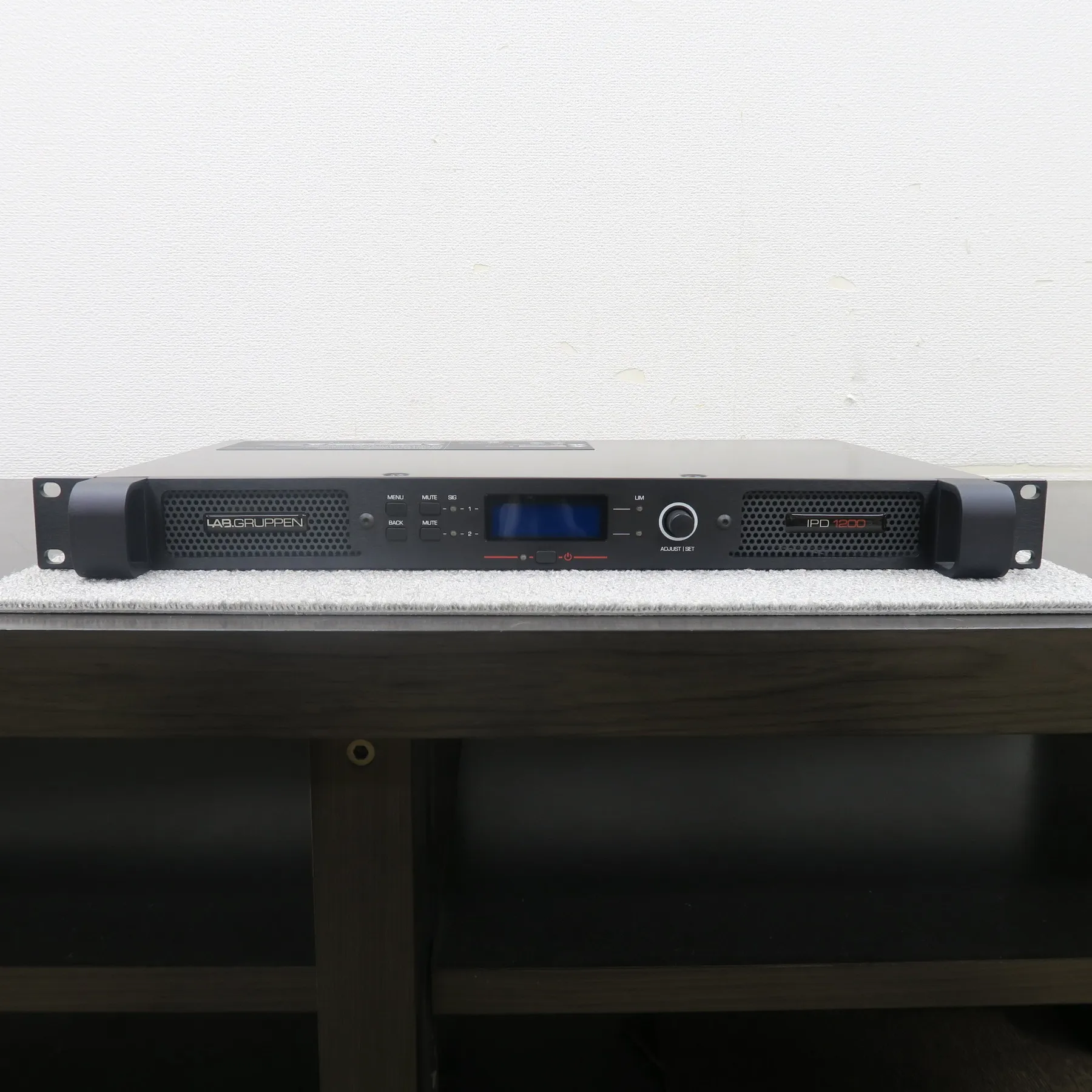 LAB.GRUPPEN IPD1200 パワーアンプ ラブグルッペン