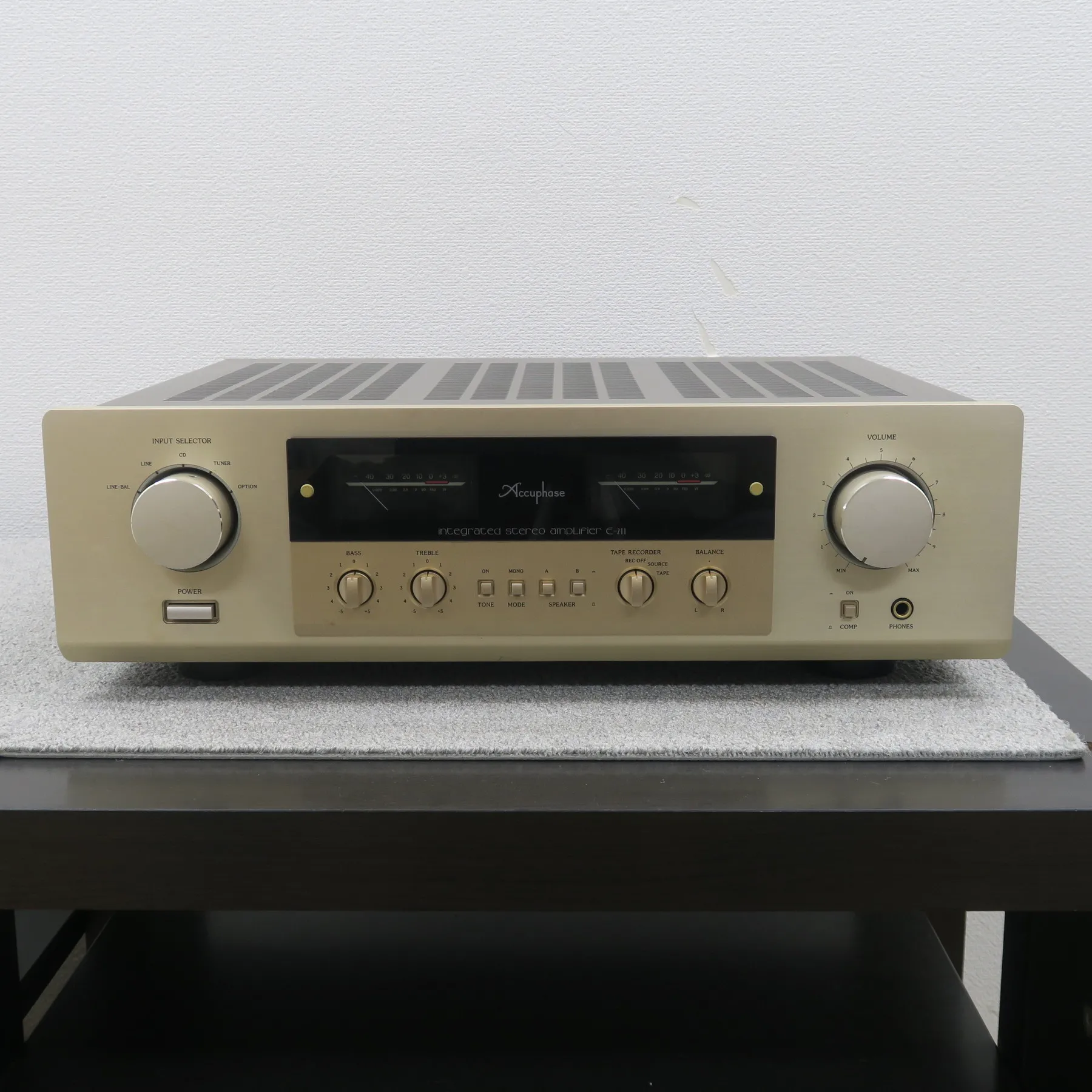 Accuphase E-211 プリメインアンプ アキュフェーズ