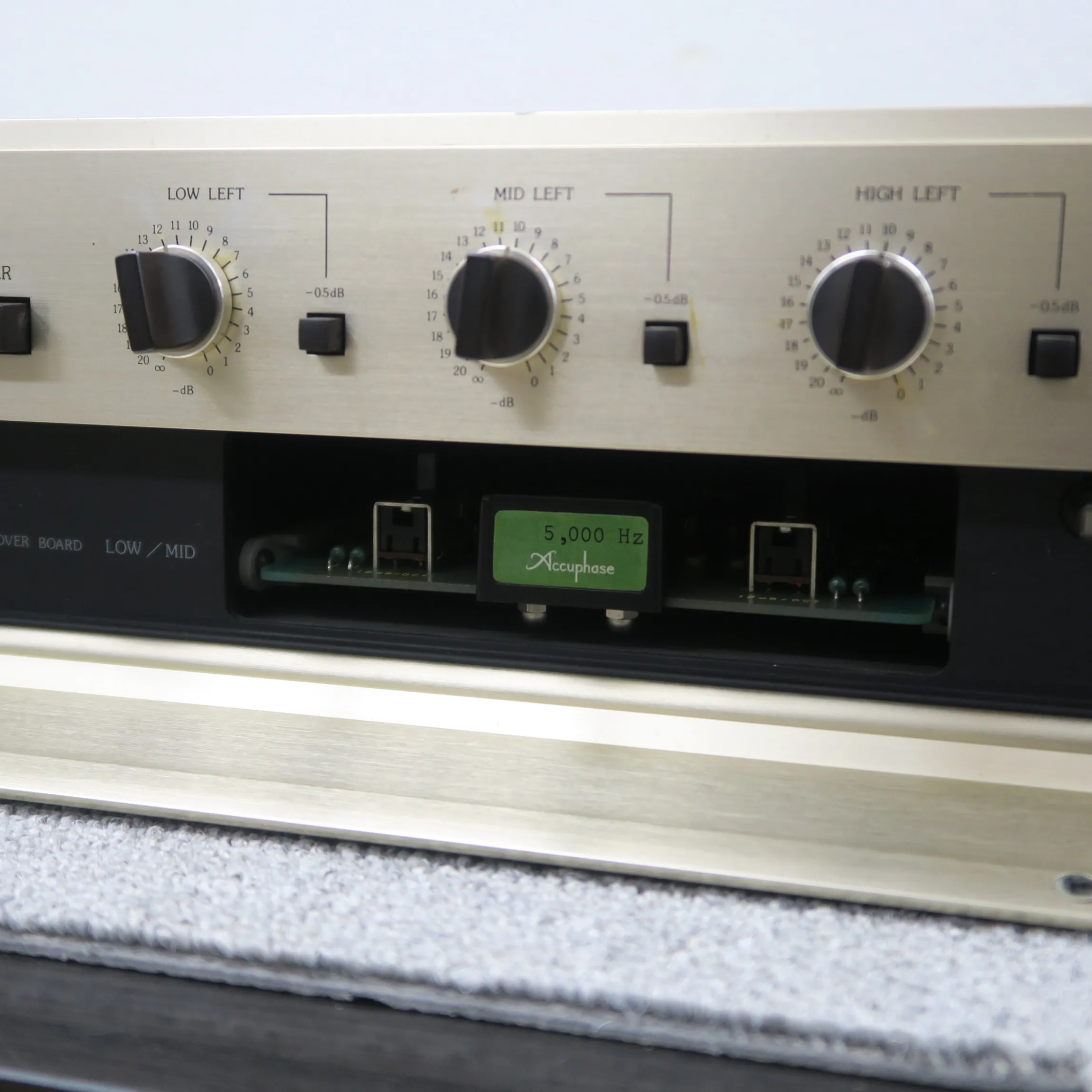 ジャンク】Accuphase F-15 チャンネルデバイダー アキュフェーズ