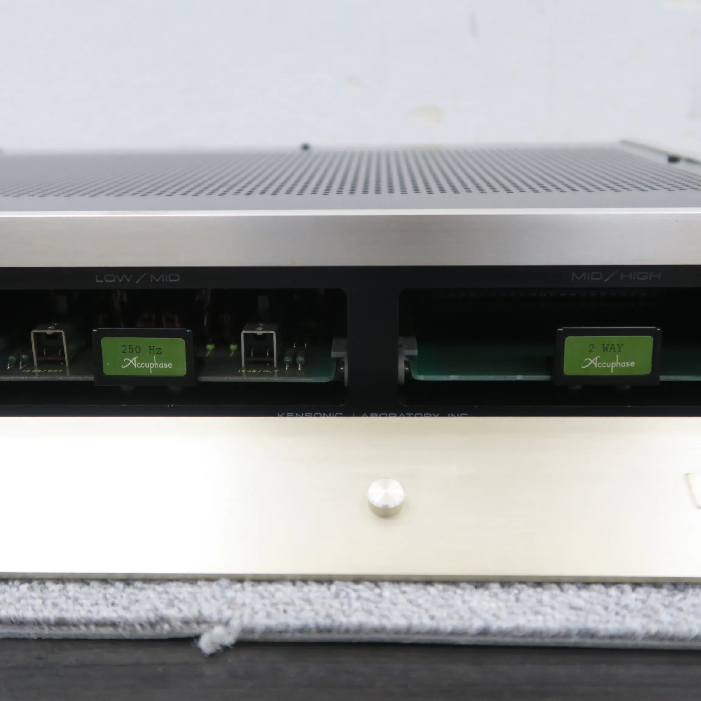 現状】Accuphase F-5 チャンネルデバイダー 周波数ボード付