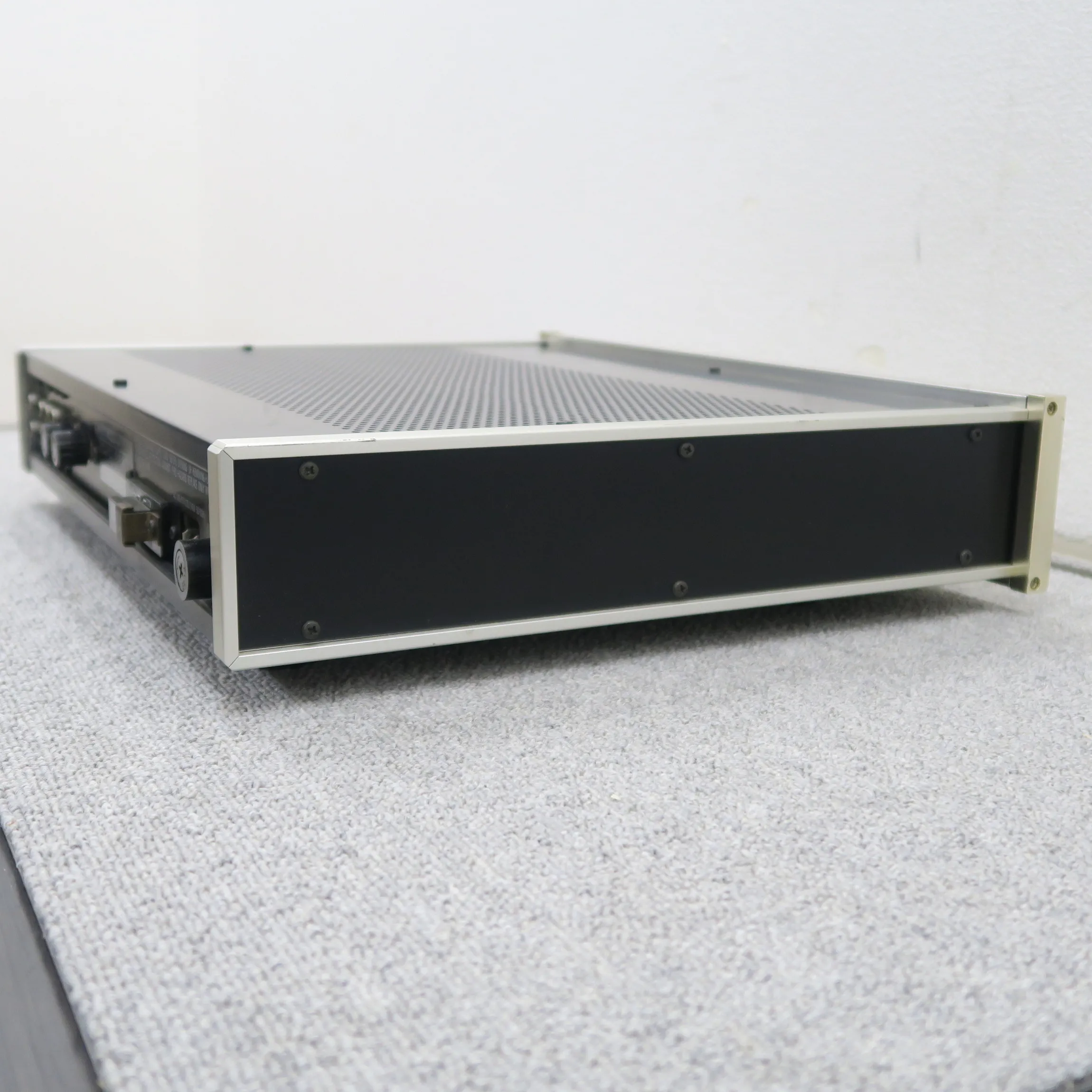 現状】Accuphase F-5 チャンネルデバイダー アキュフェーズ @60678